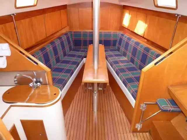 Ferretti Yachts Altura 10