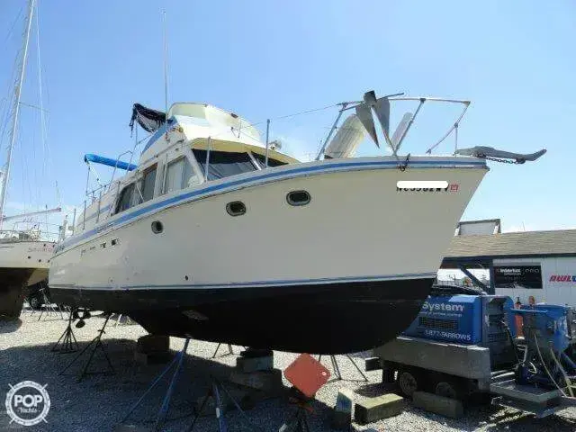 Hatteras 34