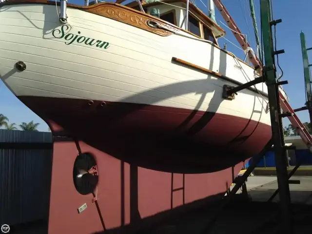 Tayana 37 Pilothouse