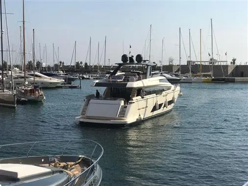 Azimut 850