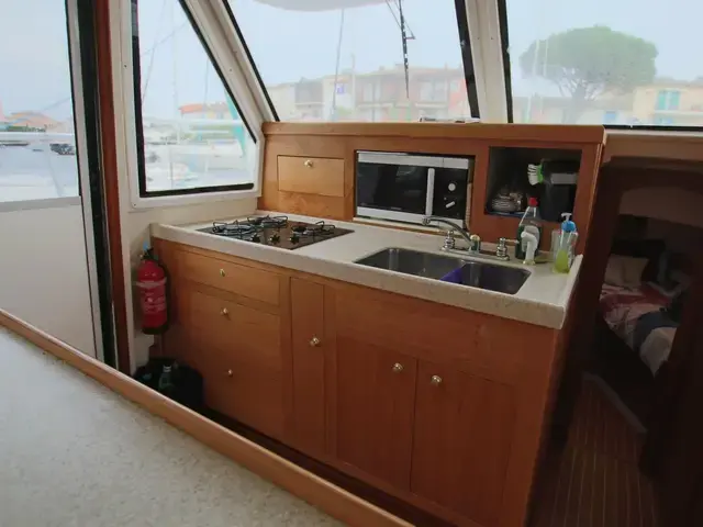 Mainship Trawler 460