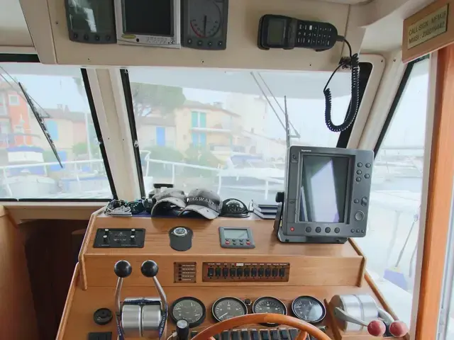 Mainship Trawler 460