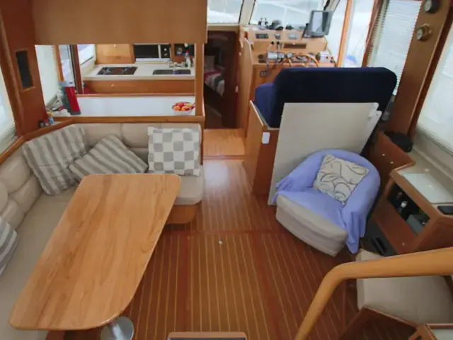 Mainship Trawler 460