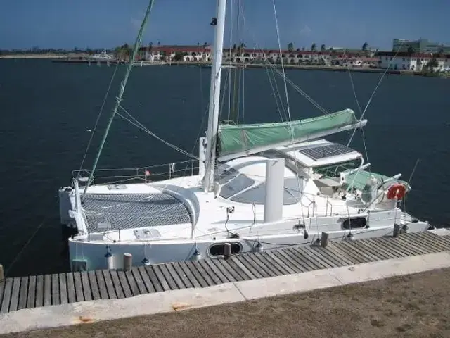 Catana 401