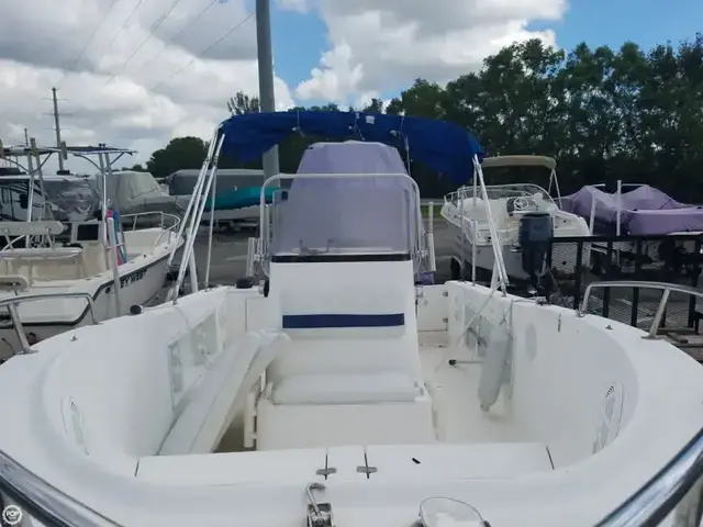 Cobia 204 Center Console