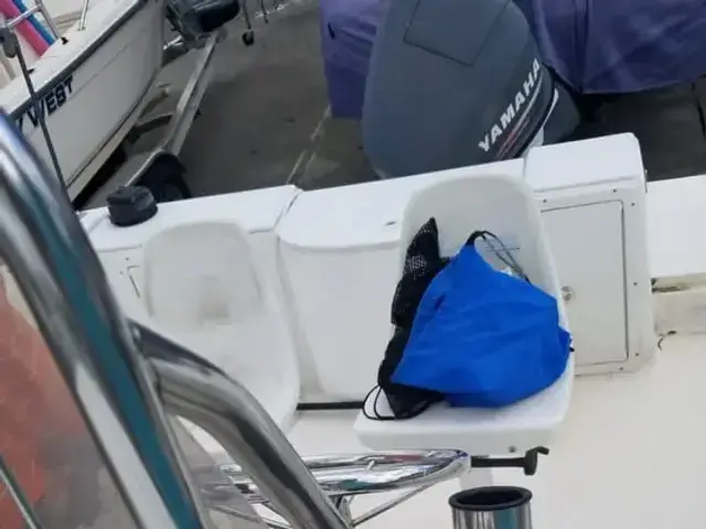 Cobia 204 Center Console