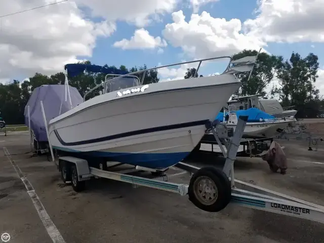 Cobia 204 Center Console