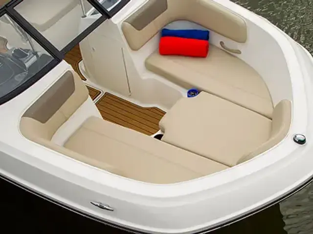 VR4 Bowrider - Bayliner