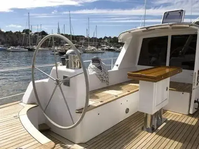 Kanter 65 Pilothouse Bouganvillea