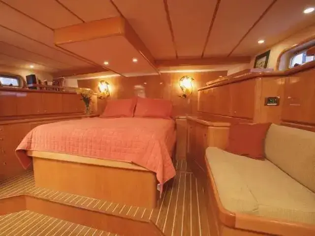 Kanter 65 Pilothouse Bouganvillea