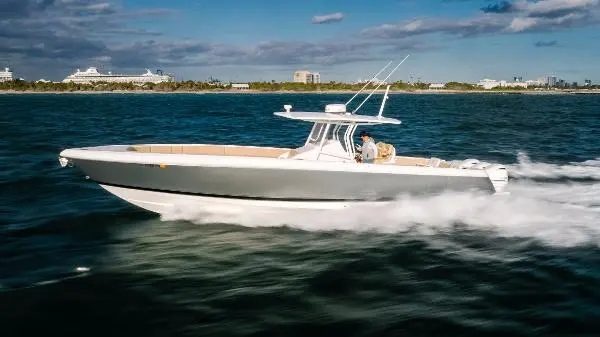 400 Center Console - Intrepid