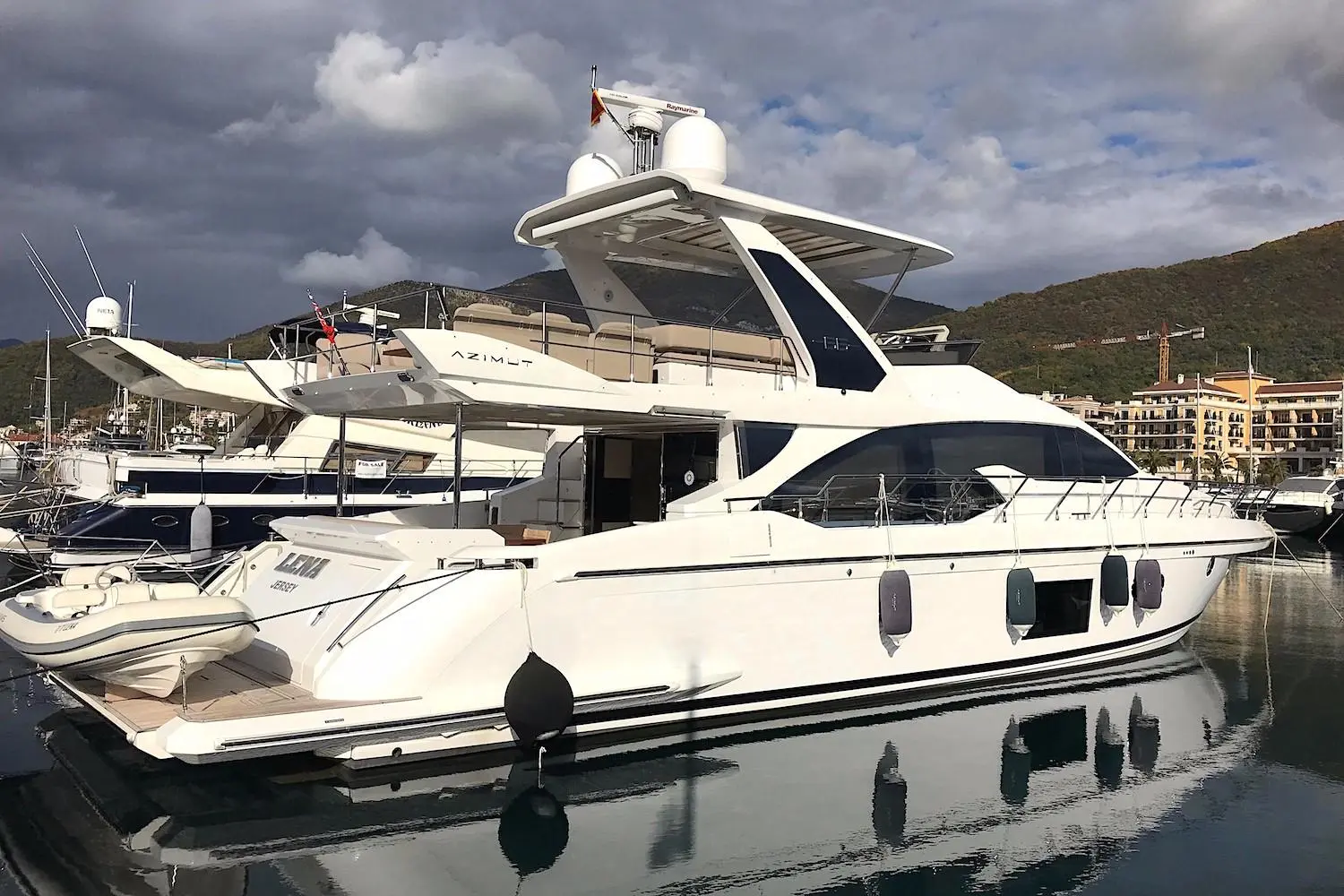 Azimut 66