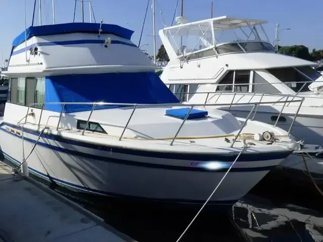 Fiberform 3300 Executive Flybridge