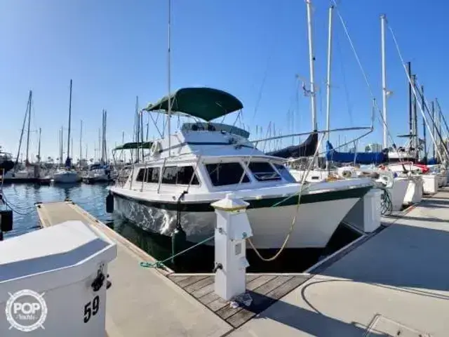 Luhrs 320 Flybridge Convertible