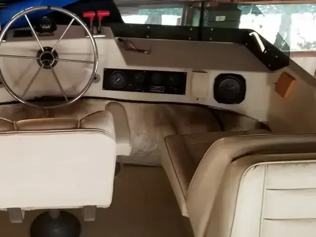 Harbor Master 43 Houseboat