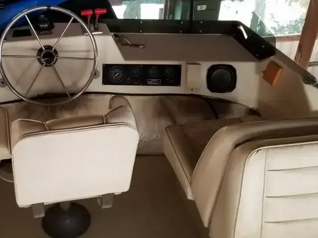 Harbor Master 43 Houseboat