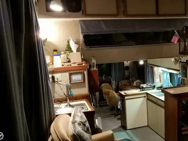 Harbor Master 43 Houseboat