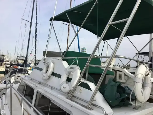 Luhrs 320 Flybridge Convertible