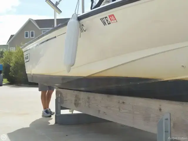 Boston Whaler 17 Outrage II