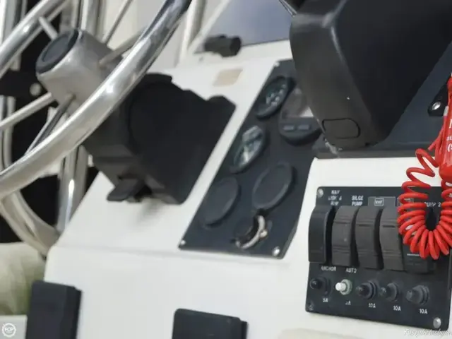 Boston Whaler 17 Outrage II