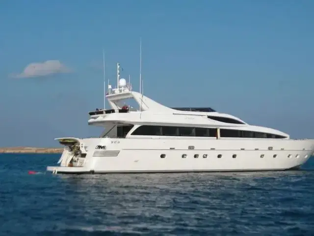 Admiral 32M Yacht