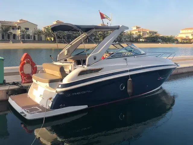 Regal 28 Express Cruiser