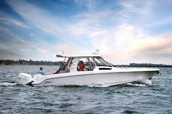 Boston Whaler 350 Realm