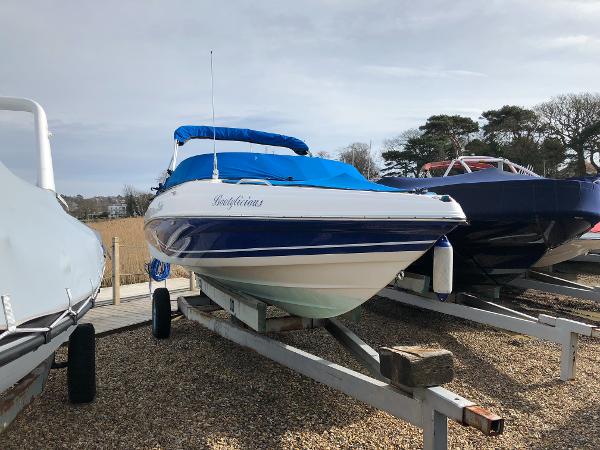 Rinker 212 Captiva Bowrider