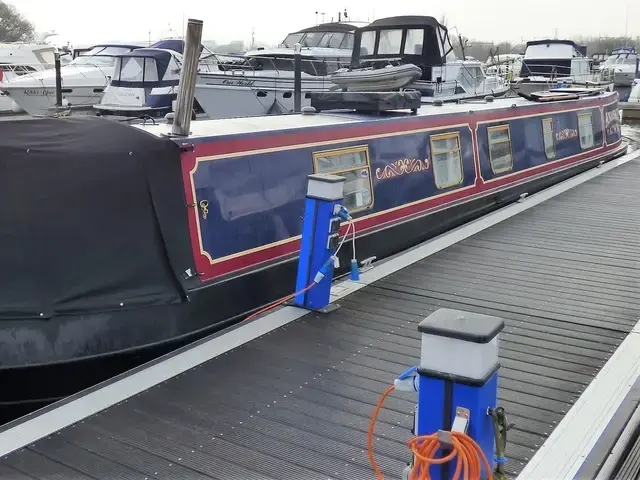 Narrowboat 55' Trad Stern by Cuttwater