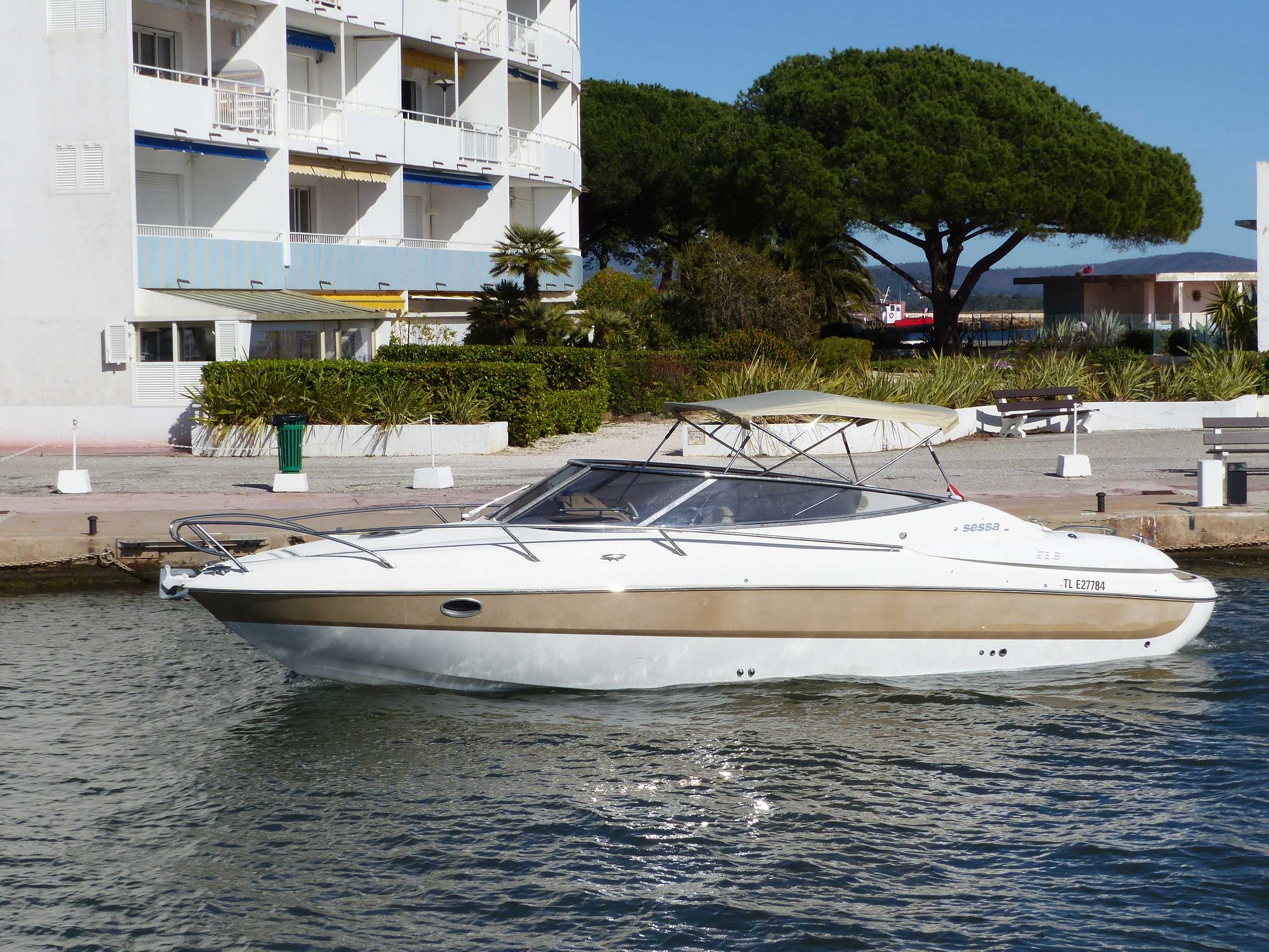 Crownline S 32