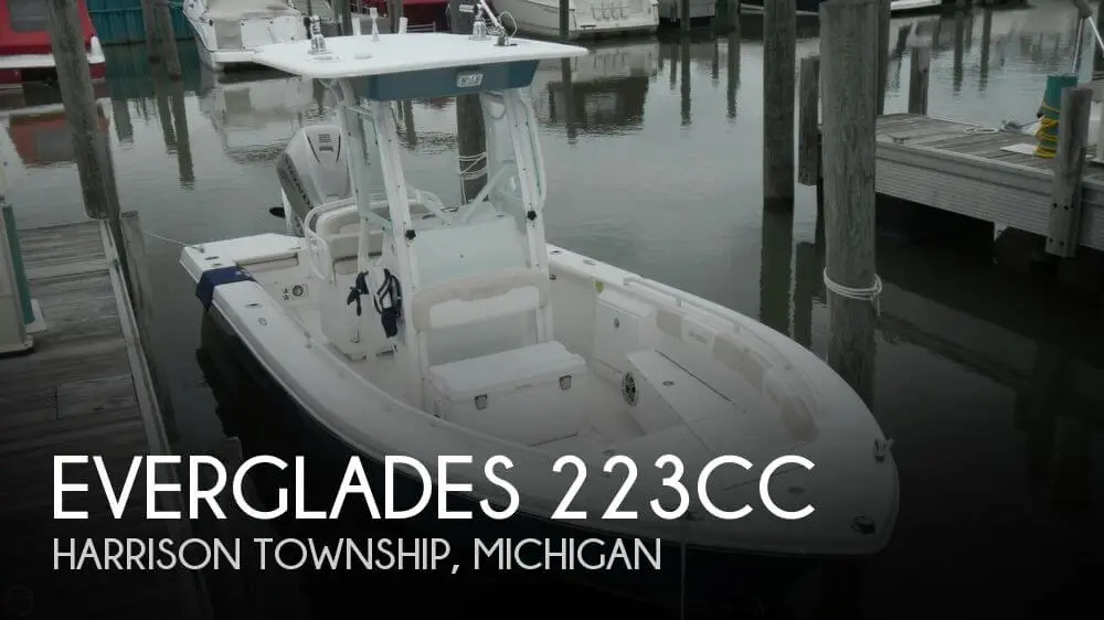 223 CC - Everglades Boats