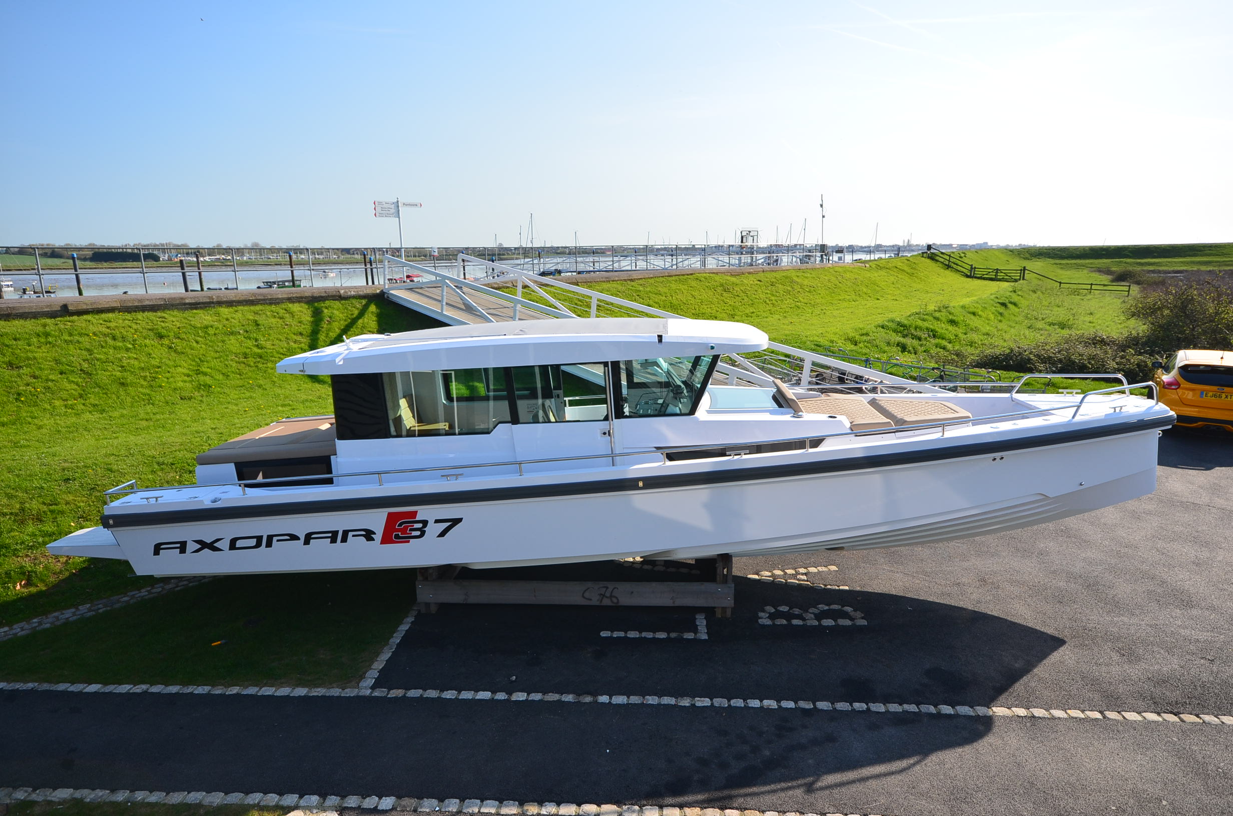 Chris Craft 37 Ac