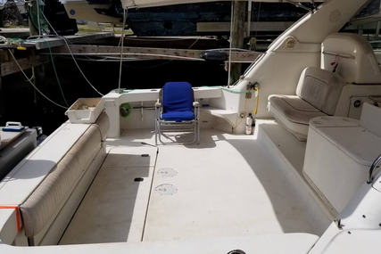 Sea Ray 370 Express Cruiser