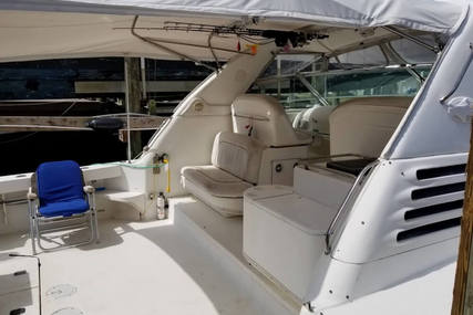 Sea Ray 370 Express Cruiser