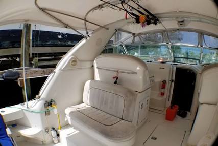 Sea Ray 370 Express Cruiser