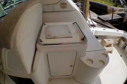 Sea Ray 370 Express Cruiser