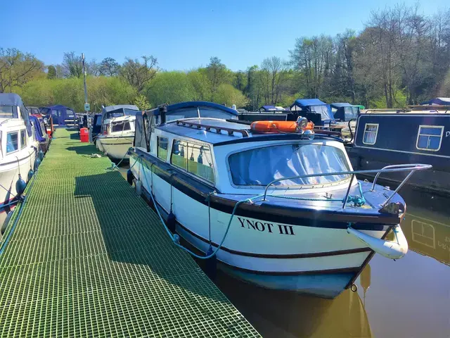 Motor Yacht Dawncraft 25 River Cruiser