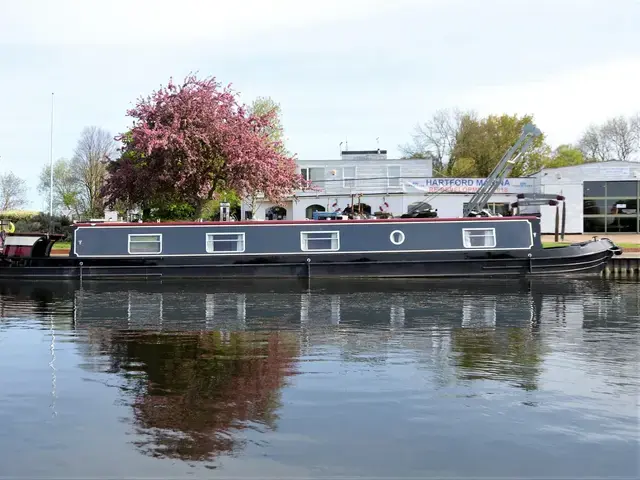 Narrowboat 60' Cruiser Aqualine Madison