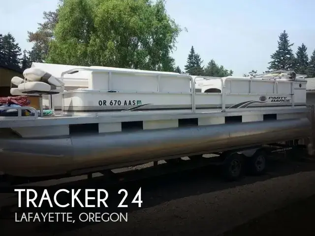 Tracker 240 Party Barge