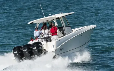 Boston Whaler 350 Outrage