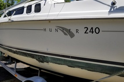 Hunter 240