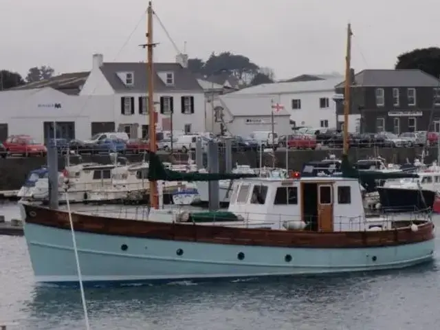 Motor Fishing Vessel MFV;Now Converted To A "Classic" Floating Cottage Called "Makalu"