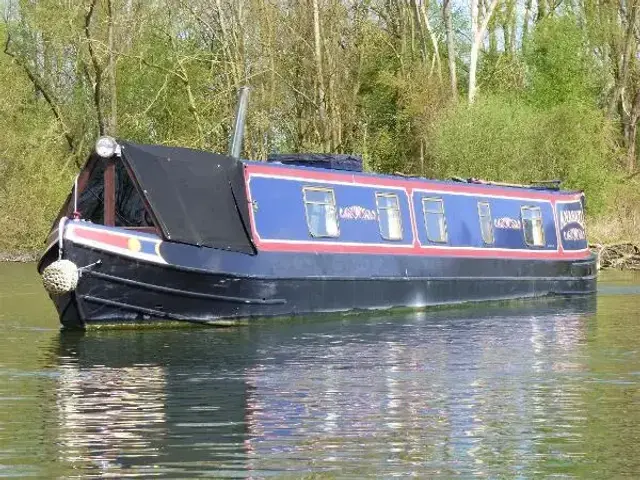 Narrowboat 55' Trad Stern by Cuttwater