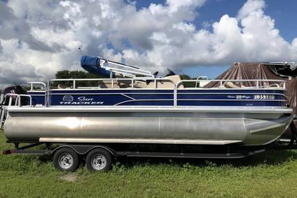 Sun Tracker Fishin' Barge 22 Dlx