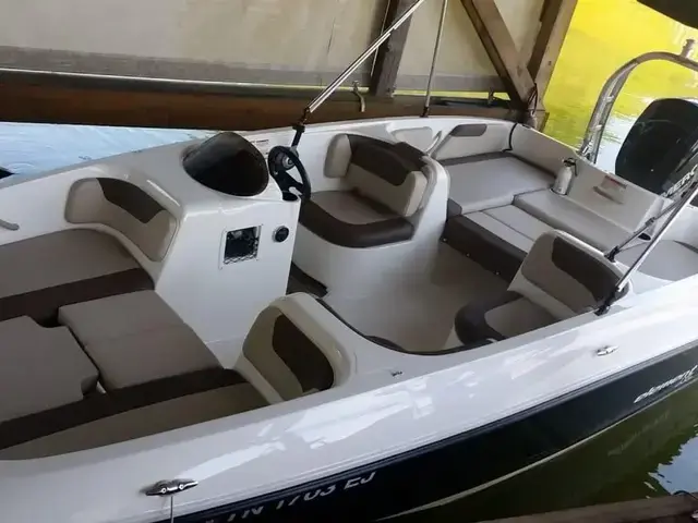 Bayliner Element XL 18