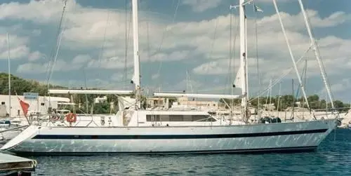 Hatteras 75