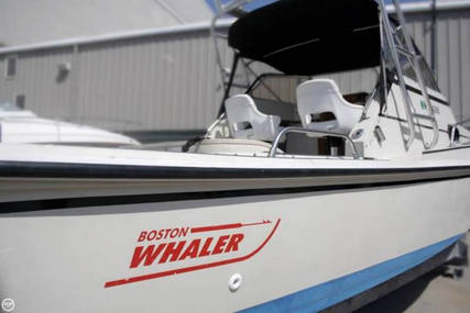 Boston Whaler 25 Revenge Walkaround