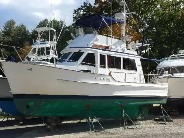 Island Gypsy 32 Sedan Trawler