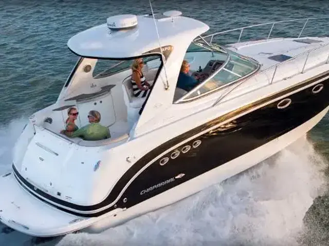 Chaparral 370 Signature