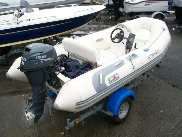 Avon 340 DL Deluxe Sport Rib